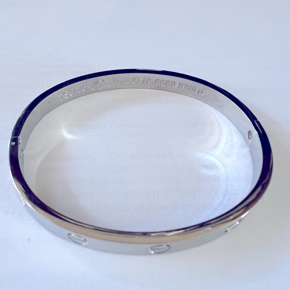 White bangles - Picture 5 of 6